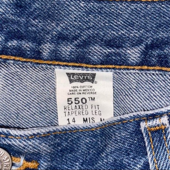 Vintage Levi Mom Jeans - Picture 2 of 4